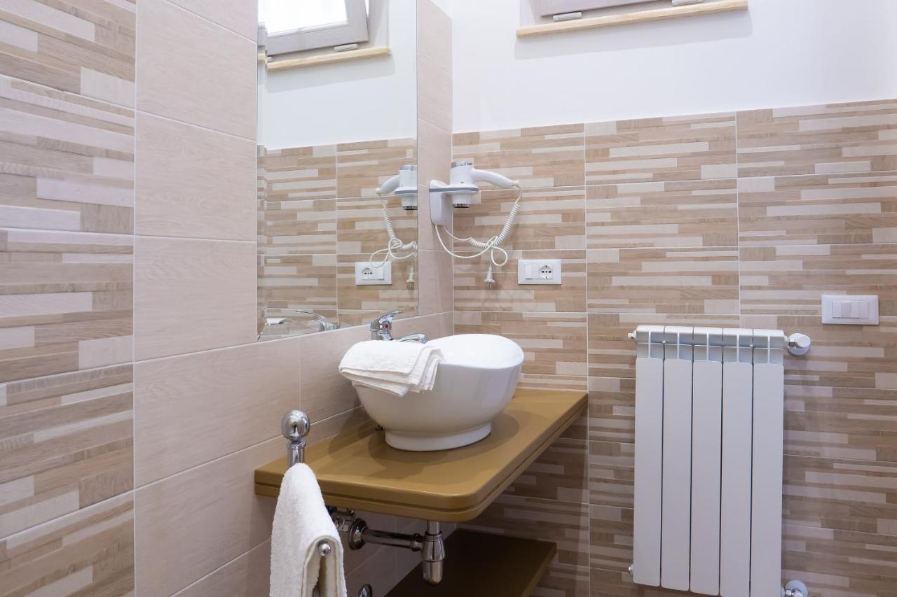 Stella Marina - Camere E Monolocali Turistici Monte San Biagio Eksteriør billede